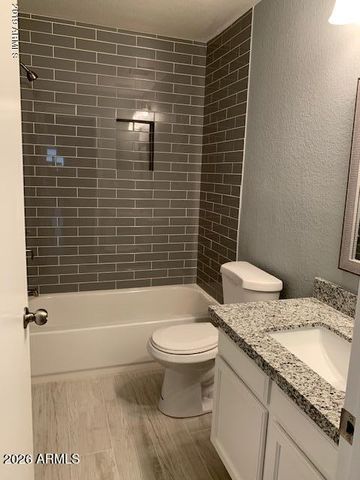 6611 W DESERT HOLLOW Drive, Phoenix, AZ 85083