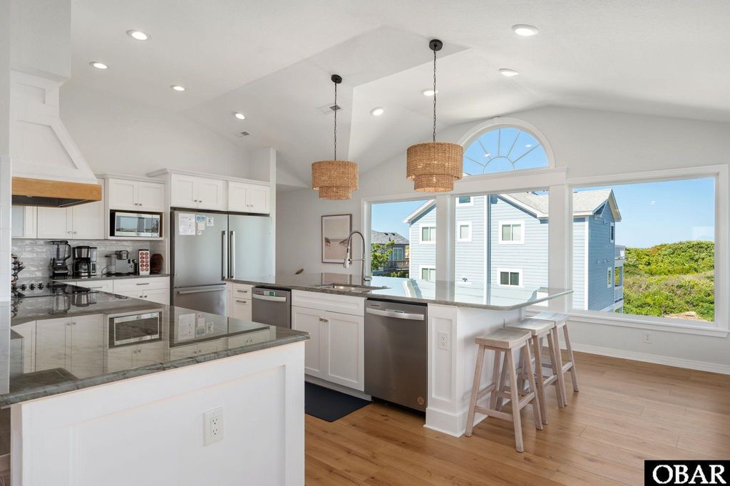 Image 12 of property listing at 614 Tern Arch, Corolla, NC 27927