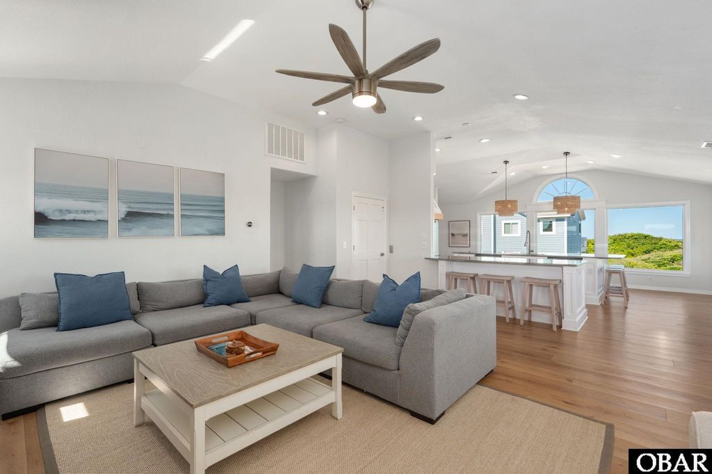 Image 19 of property listing at 614 Tern Arch, Corolla, NC 27927