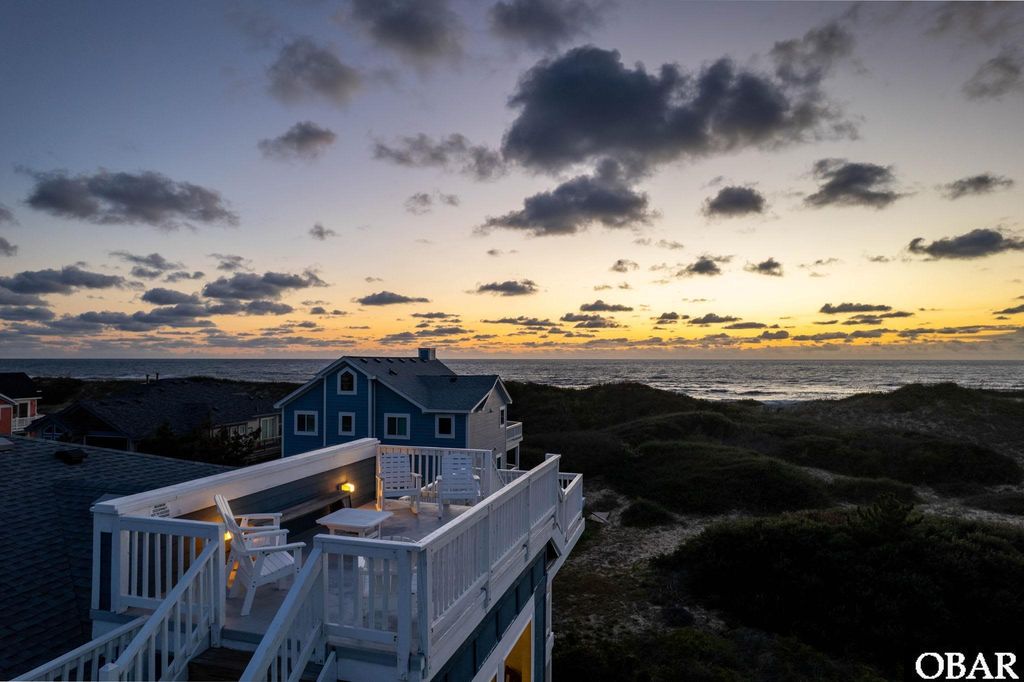 Image 3 of property listing at 614 Tern Arch, Corolla, NC 27927