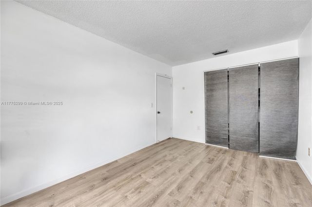 225 Lakeside Cir, Sunrise, FL 33326