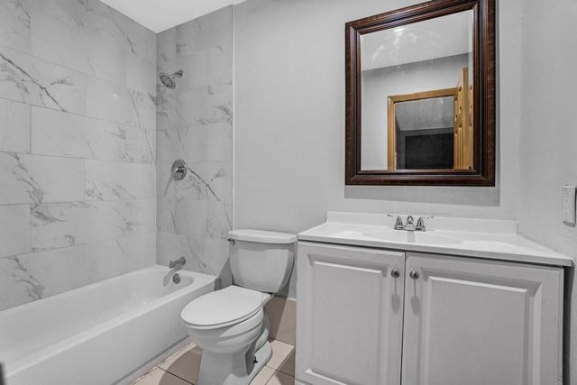 2424 NW 39th Way 202, Lauderdale Lakes, FL 33311