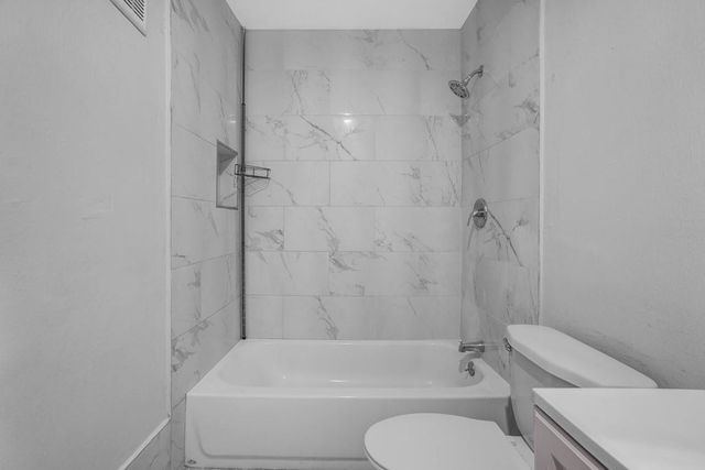 2424 NW 39th Way 202, Lauderdale Lakes, FL 33311