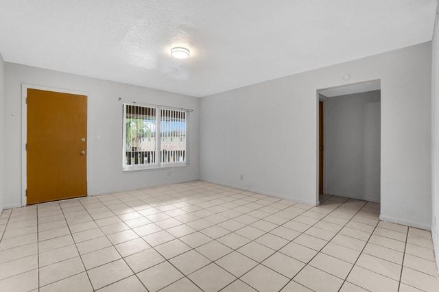 2424 NW 39th Way 202, Lauderdale Lakes, FL 33311