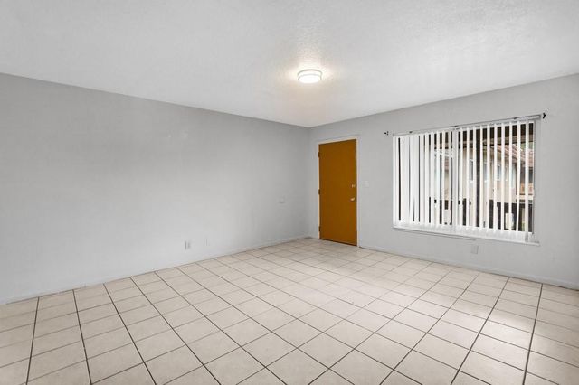 2424 NW 39th Way 202, Lauderdale Lakes, FL 33311