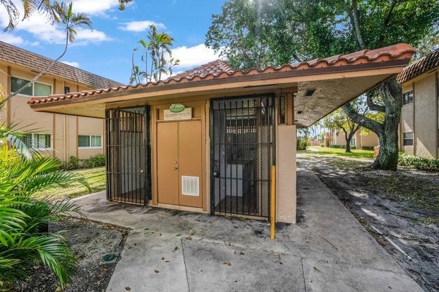 2424 NW 39th Way 202, Lauderdale Lakes, FL 33311