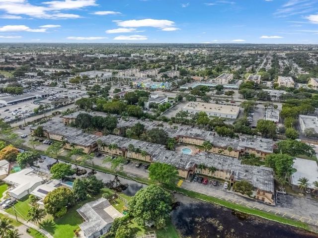 2424 NW 39th Way 202, Lauderdale Lakes, FL 33311