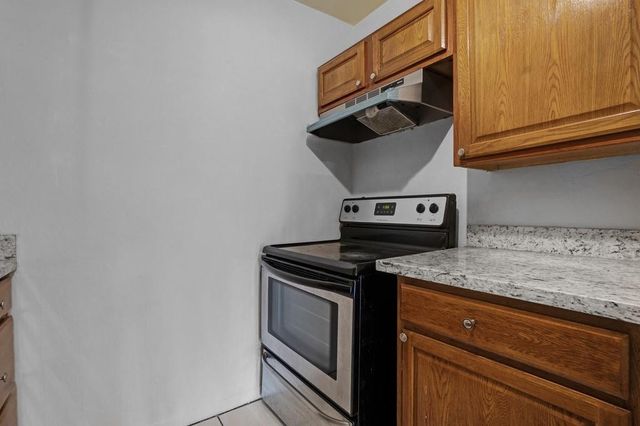 2424 NW 39th Way 202, Lauderdale Lakes, FL 33311