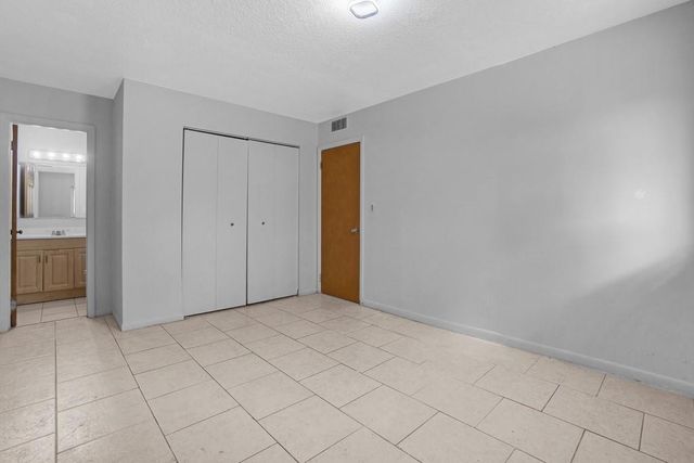 2424 NW 39th Way 202, Lauderdale Lakes, FL 33311