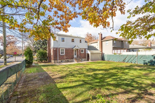 97 Westcott Boulevard, New York City, NY 10314