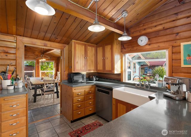 26190 N Highway 101, Hoodsport, WA 98548