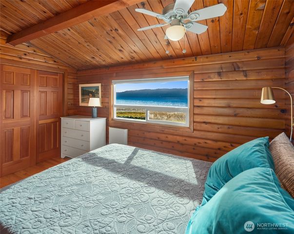26190 N Highway 101, Hoodsport, WA 98548