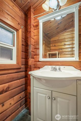 26190 N Highway 101, Hoodsport, WA 98548