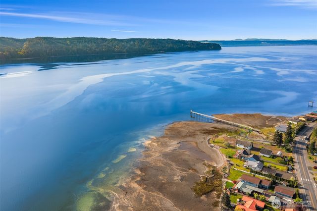26190 N Highway 101, Hoodsport, WA 98548