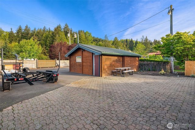 26190 N Highway 101, Hoodsport, WA 98548