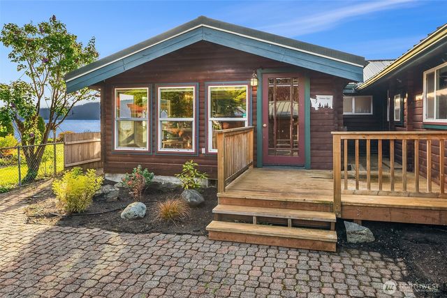 26190 N Highway 101, Hoodsport, WA 98548