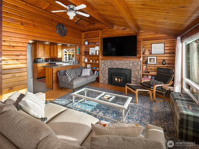 26190 N Highway 101, Hoodsport, WA 98548