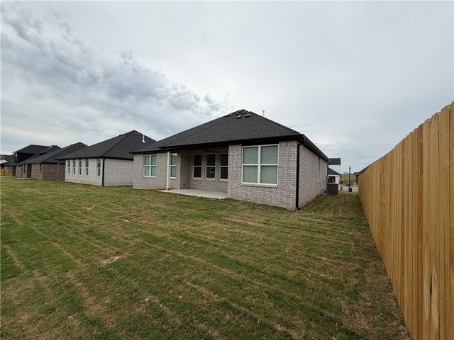 6701 SW Orange Avenue, Bentonville, AR 72713