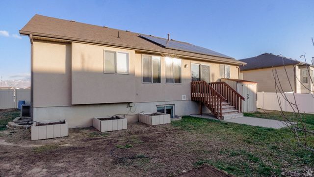 1115 S 1425 W, Clearfield, UT 84015