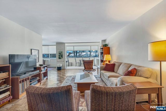 2150 Center Avenue 3C, Fort Lee, NJ 07024