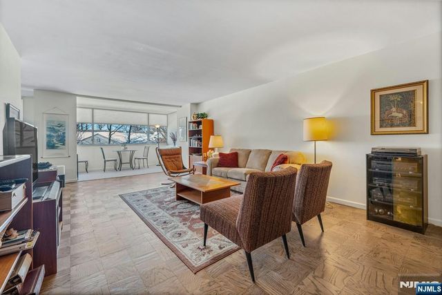2150 Center Avenue 3C, Fort Lee, NJ 07024