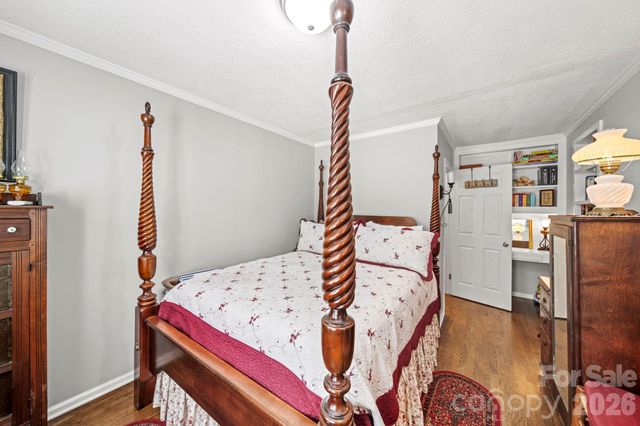 421 Tywood Street NE, Lenoir, NC 28645