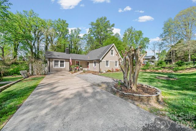 421 Tywood Street NE, Lenoir, NC 28645