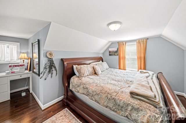 421 Tywood Street NE, Lenoir, NC 28645