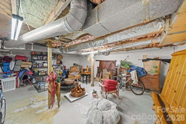 421 Tywood Street NE, Lenoir, NC 28645
