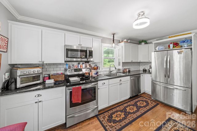 421 Tywood Street NE, Lenoir, NC 28645