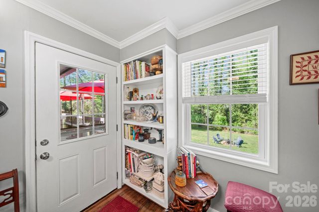 421 Tywood Street NE, Lenoir, NC 28645