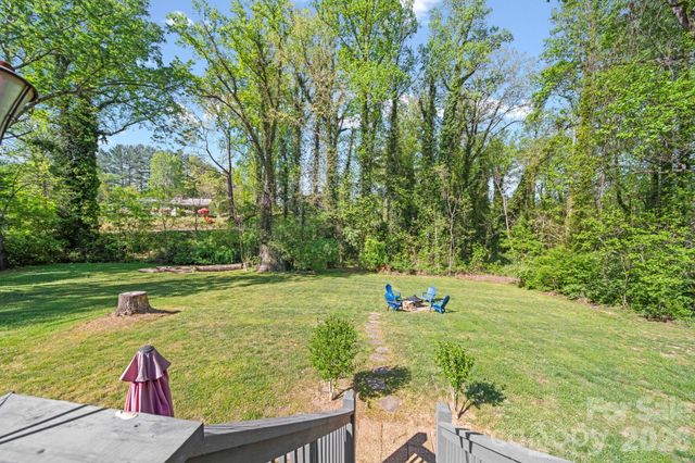 421 Tywood Street NE, Lenoir, NC 28645