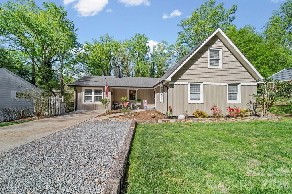 421 Tywood Street NE, Lenoir, NC 28645
