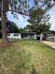 8114 NARANJA Drive W, Jacksonville, FL 32217