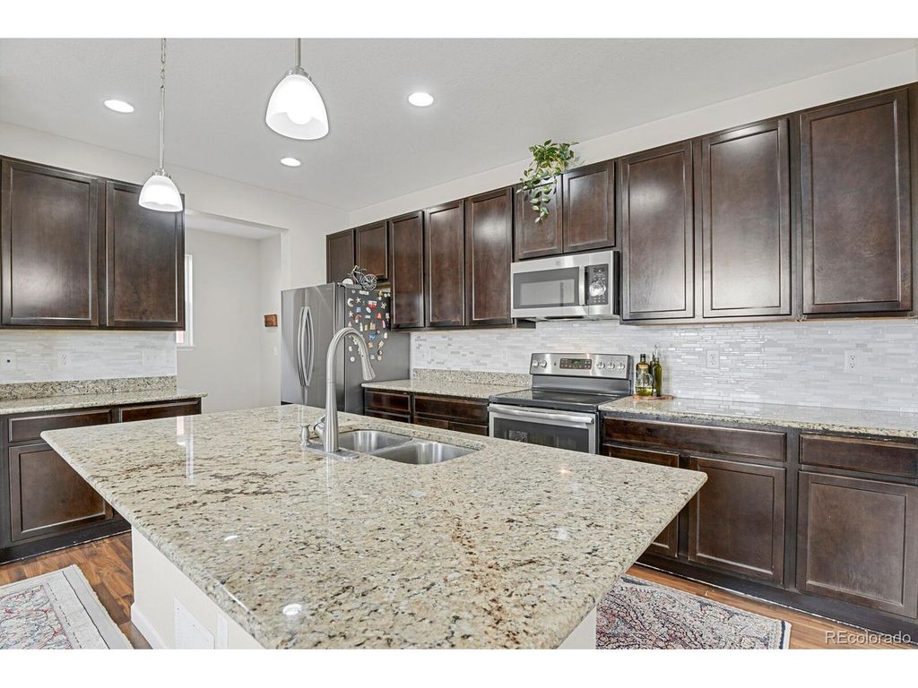 19553 E 60th Pl, Aurora, CO 80019