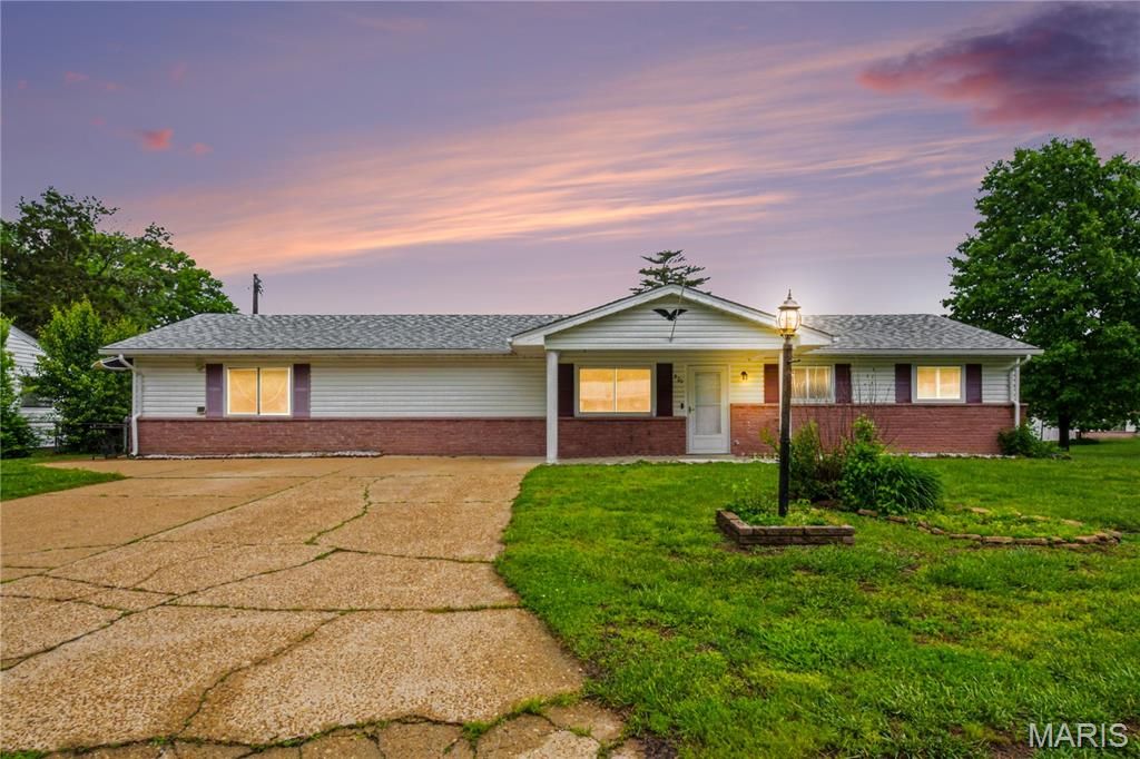 201 Heyden Drive, Eureka, MO 63025