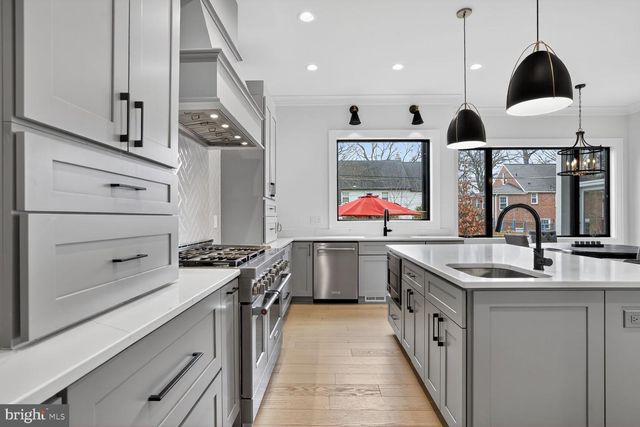 414 N MONROE ST, Arlington, VA 22201