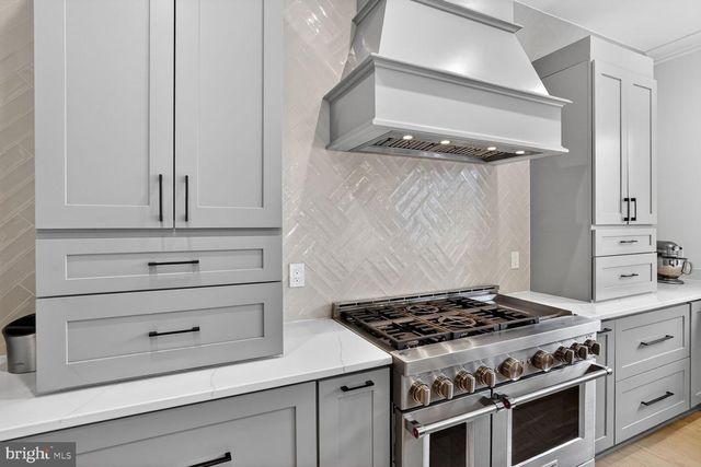 414 N MONROE ST, Arlington, VA 22201