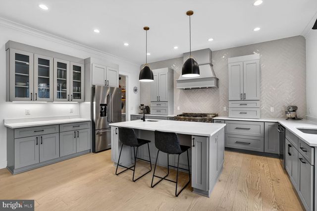 414 N MONROE ST, Arlington, VA 22201