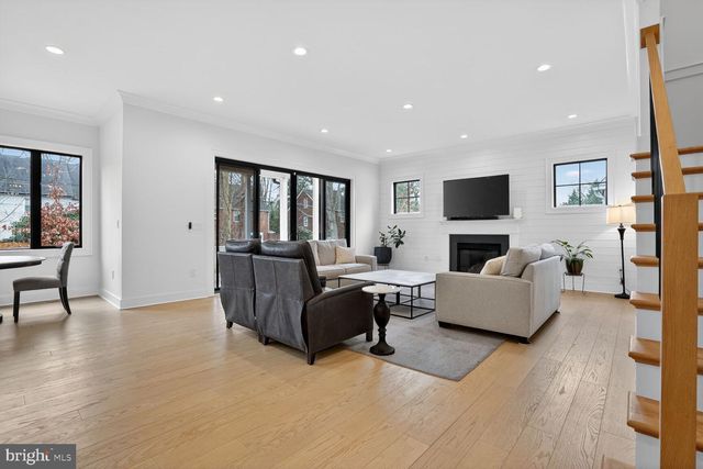 414 N MONROE ST, Arlington, VA 22201