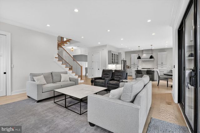 414 N MONROE ST, Arlington, VA 22201