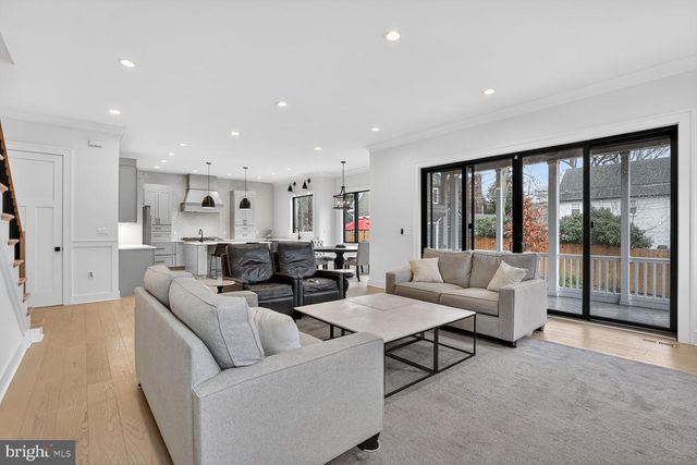 414 N MONROE ST, Arlington, VA 22201