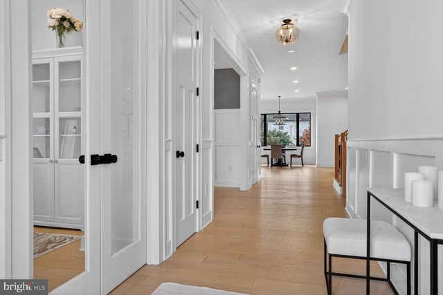 414 N MONROE ST, Arlington, VA 22201