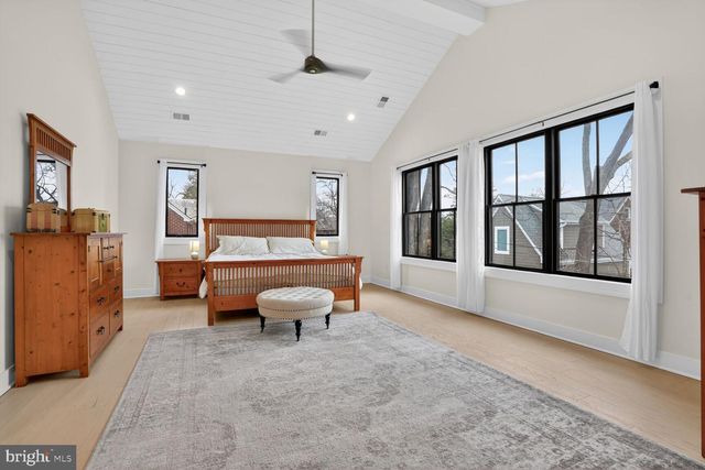 414 N MONROE ST, Arlington, VA 22201