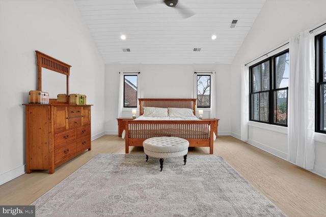 414 N MONROE ST, Arlington, VA 22201