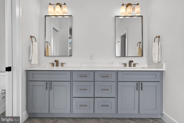 414 N MONROE ST, Arlington, VA 22201