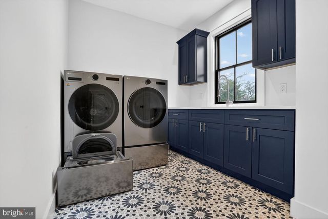 414 N MONROE ST, Arlington, VA 22201