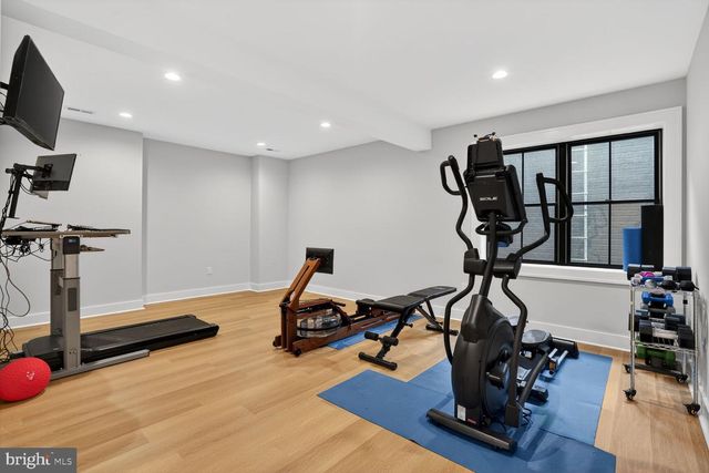 414 N MONROE ST, Arlington, VA 22201