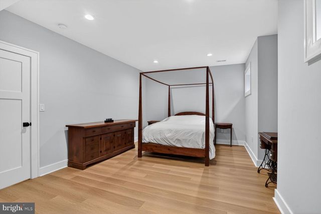 414 N MONROE ST, Arlington, VA 22201