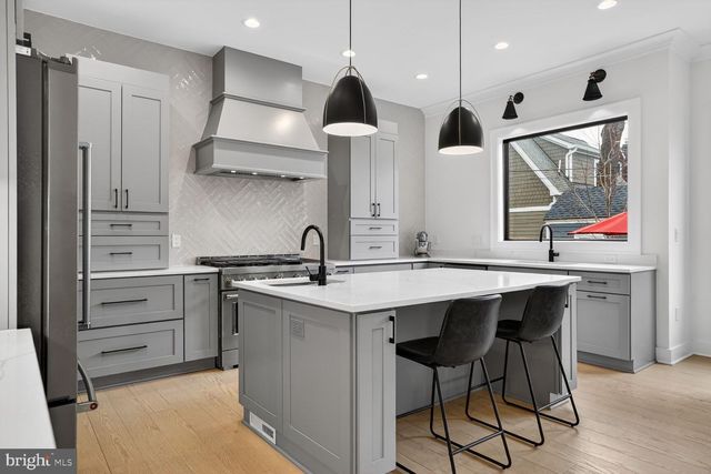 414 N MONROE ST, Arlington, VA 22201